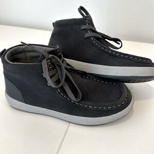 Stride Rite Brennon sneaker boot, size 1